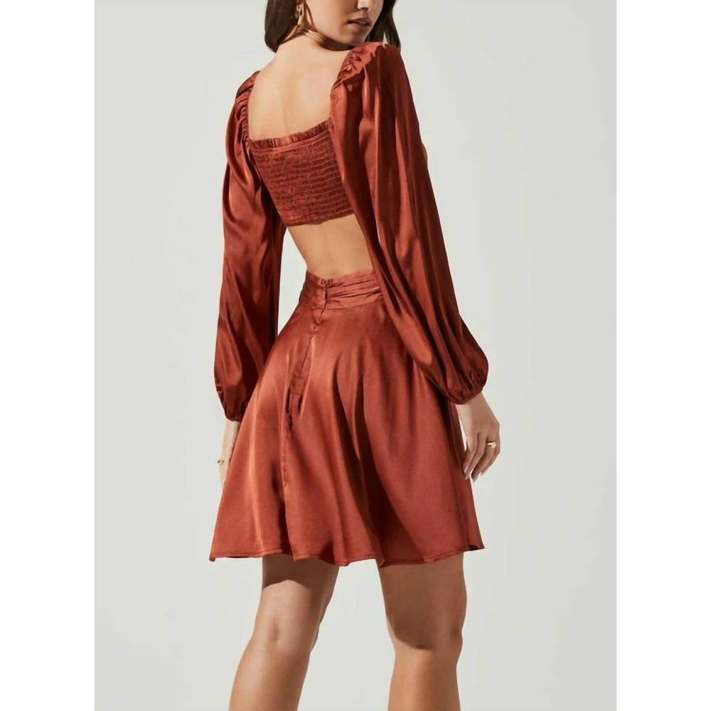 NEW ASTR anamaria dress in rust - Picture 2 of 2